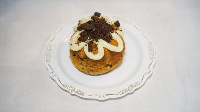 Signature Flavors - Cookies & Creme Bundt.